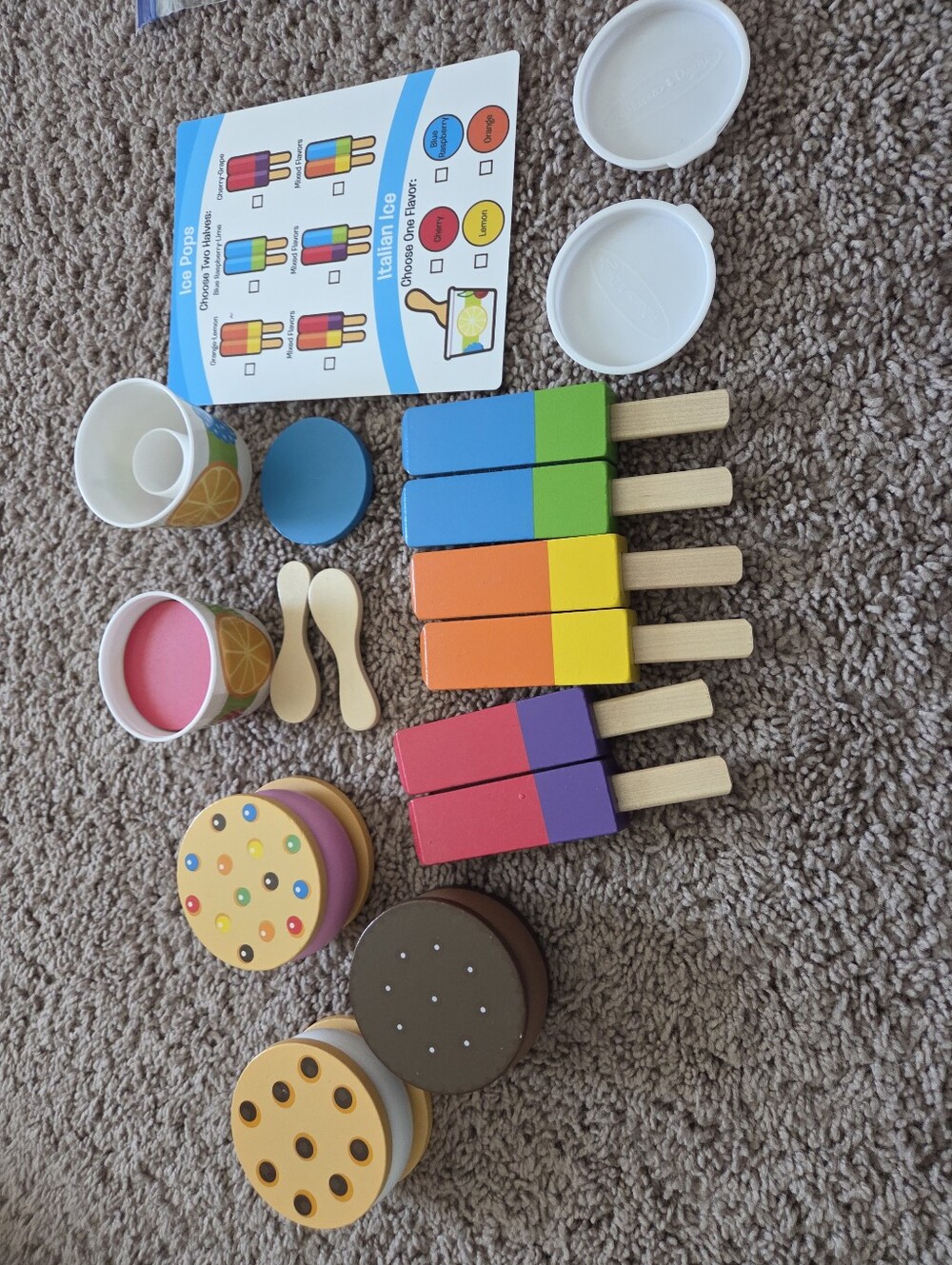 Melissa & Doug Wooden Frozen Treats Ice Cream Play Set